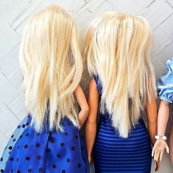 Lot of Four Barbie Dolls Three with Clothes One Missing Bottoms Two Heavier Set - Picture 7 of 10